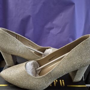 Elegant Gold Women's Heels Size 11